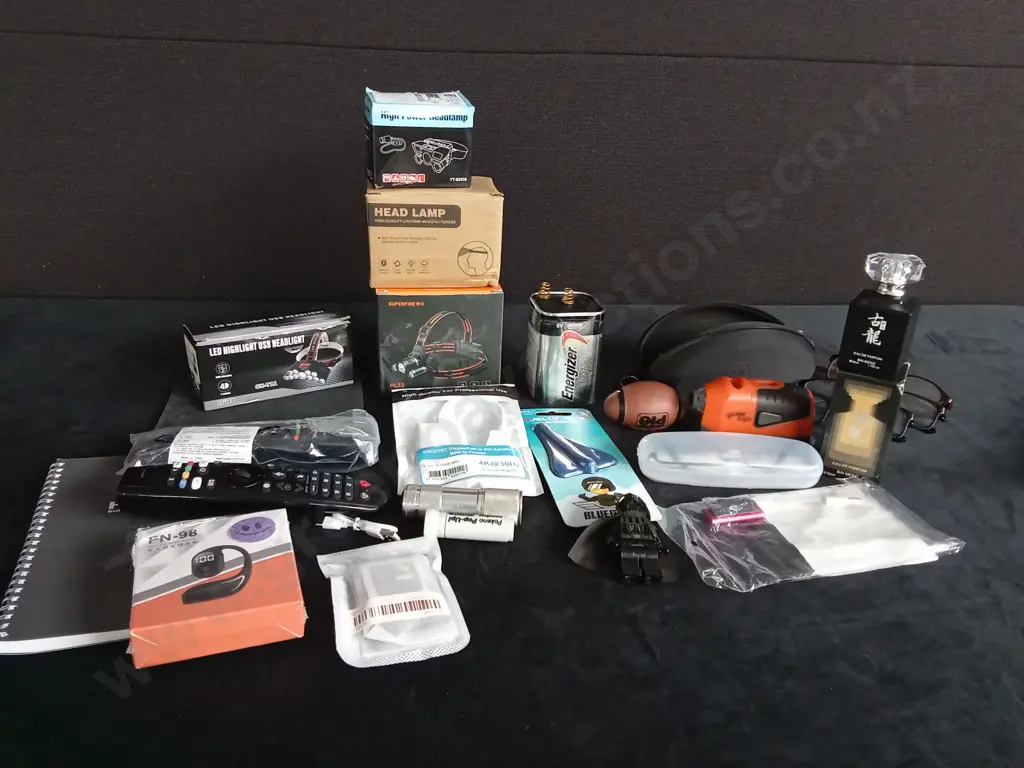 ASSORTED ITEMS Image 1++