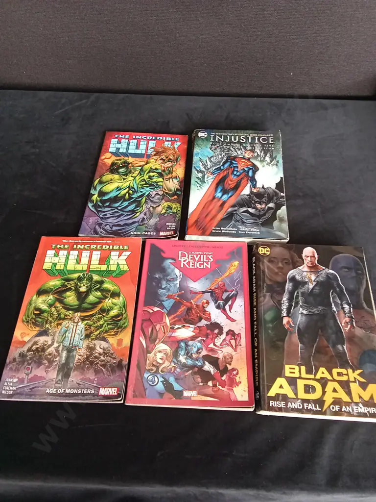 5 MARVEL AND DC BOOKS Image 1++