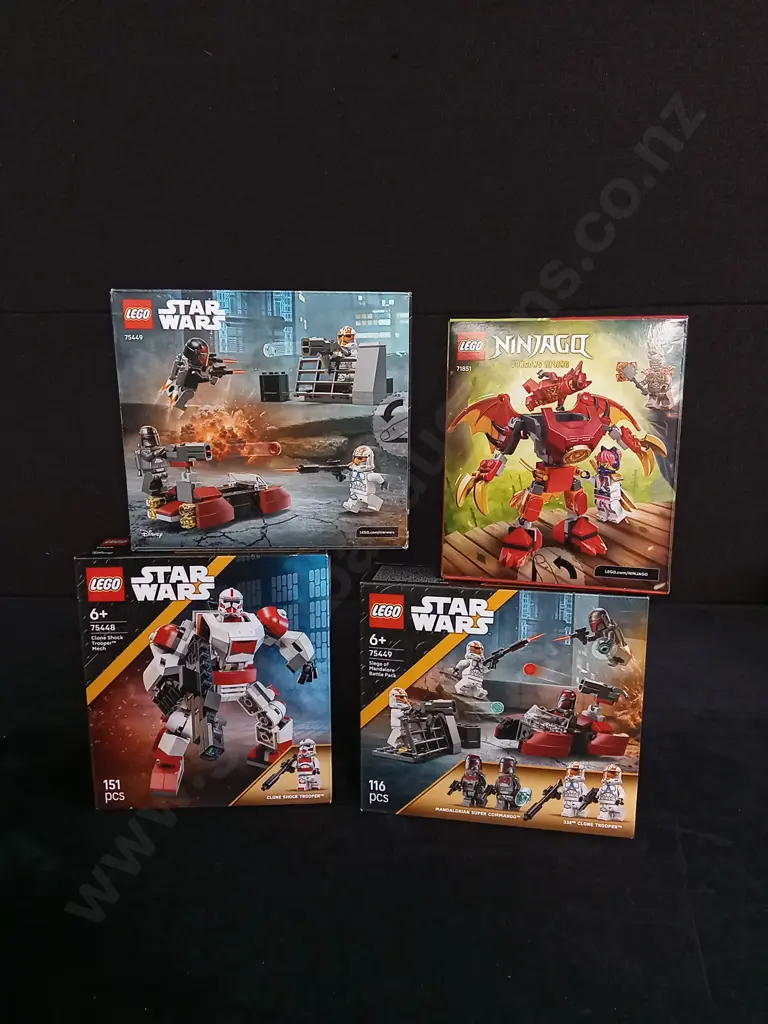 4 LEGO SETS Image 1++