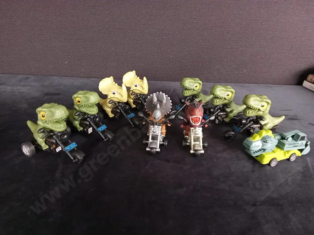 10 DINOSAUR TOYS Image 1++