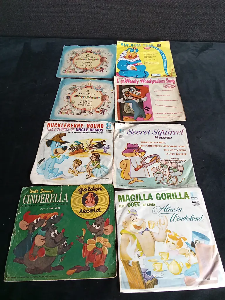 VINTAGE CHILDRENS TOYS AND VINYL Image 1++