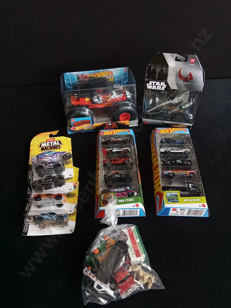 9 PIECES BRAND NEW TOYS Image 1++