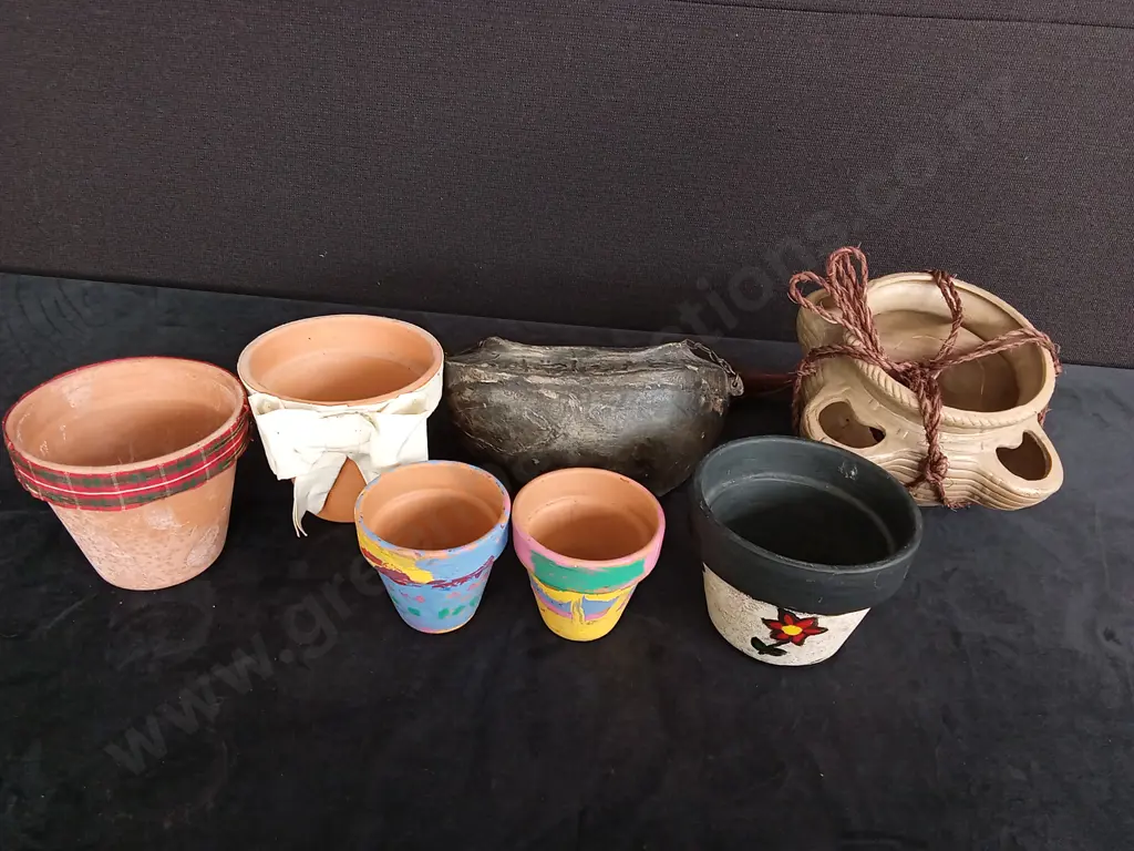 7 ASSORTED PLANT POTS Image 1++