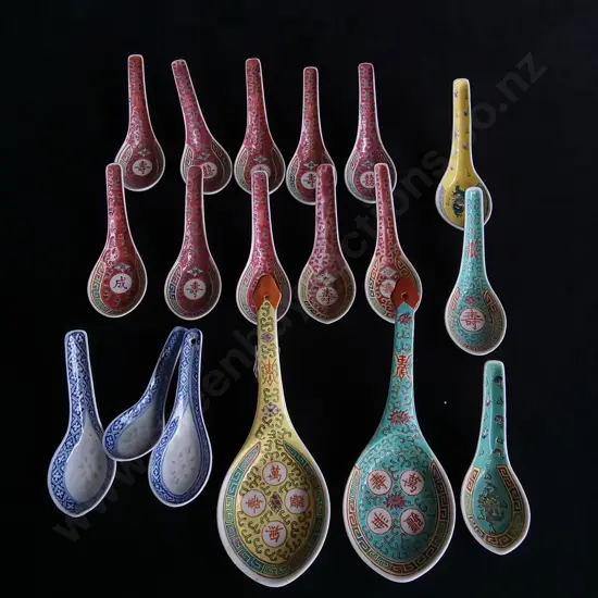 VINTAGE CHINESE PORCELAIN SPOONS