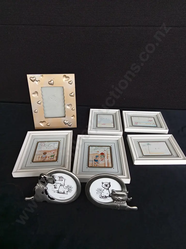 8 PHOTO FRAMES Image 1++