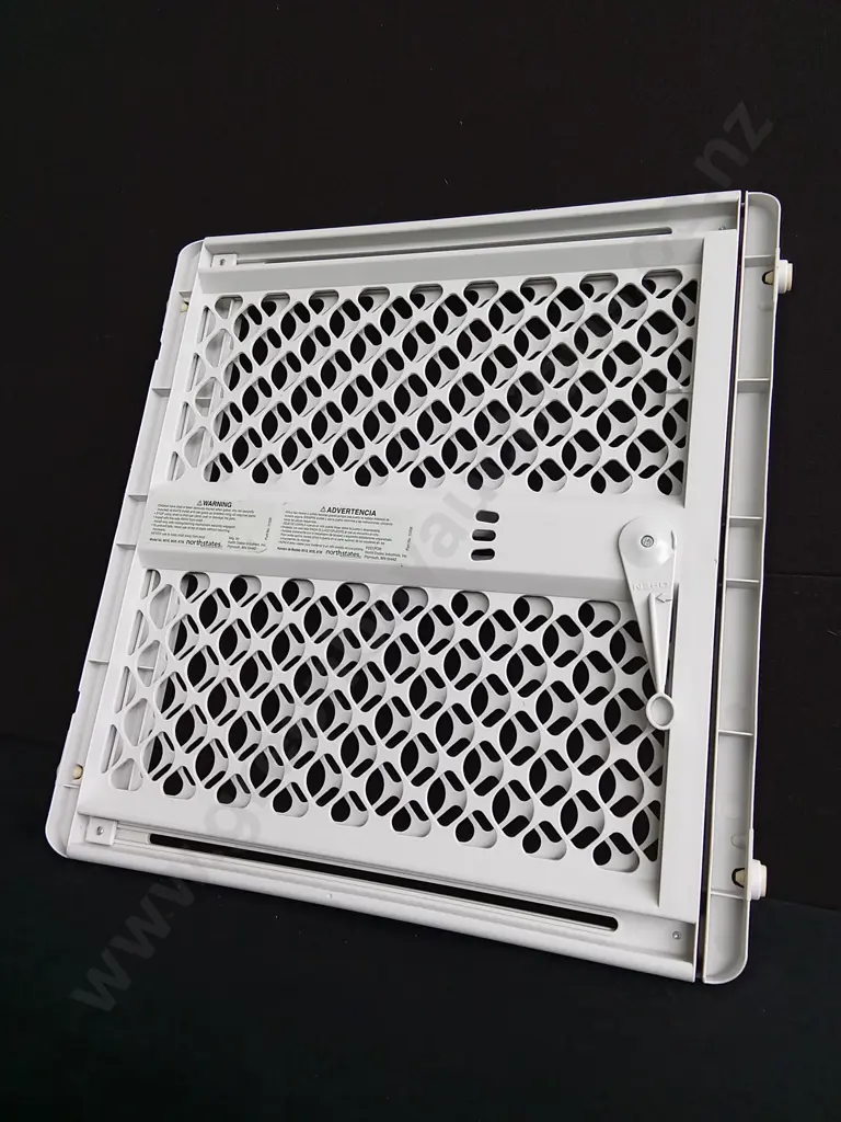 PLASTIC SAFETY GATE Image 1++