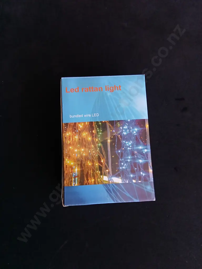 BOX OF LED RATTAN LIGHTS Image 1++