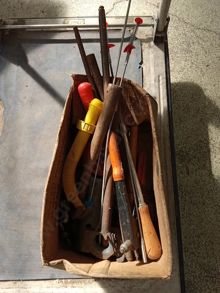 BOX OF TOOLS Image 1++