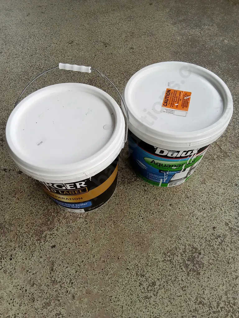2 BUCKETS OF PAINT ONE FULL, ONE APPROX HALF FULL Image 1++
