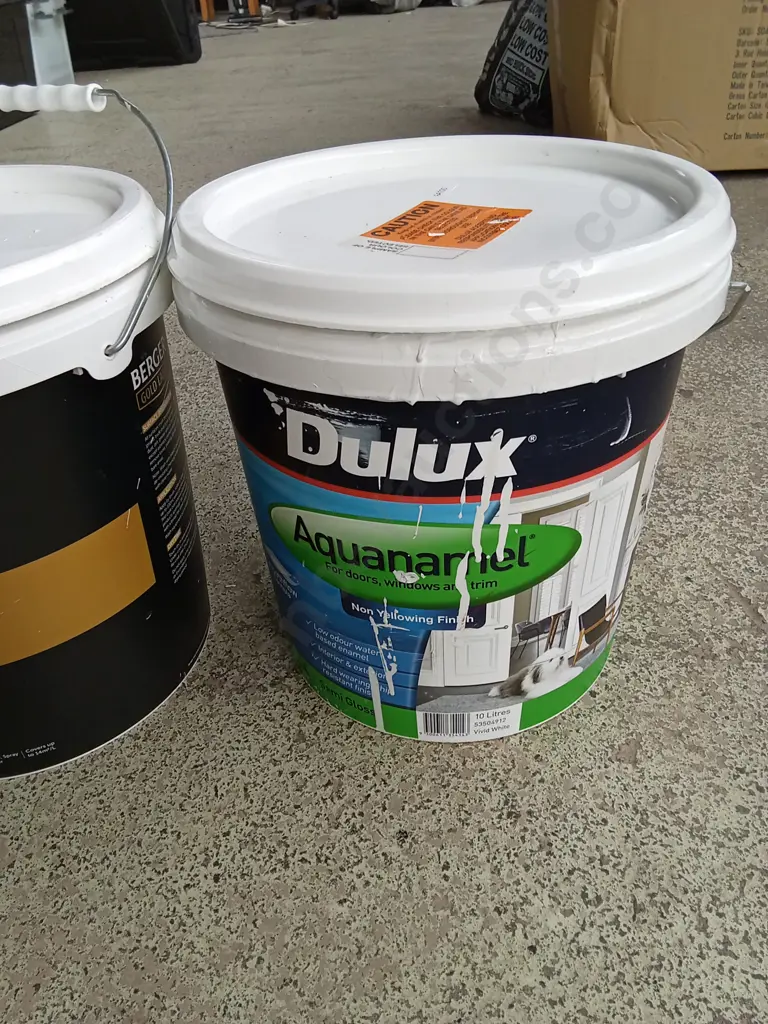 2 BUCKETS OF PAINT ONE FULL, ONE APPROX HALF FULL Image 1++