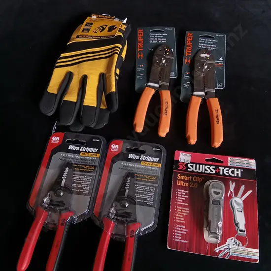 6 PIECES BRAND NEW MIX OF TOOLS