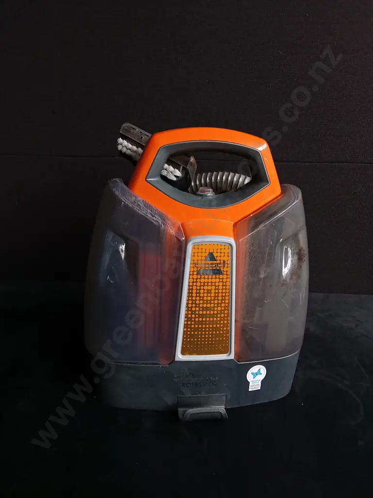BISSELL SPOT CLEAN PROFESSIONAL CARPET AND UPHOLSTERY CLEANER Image 1++