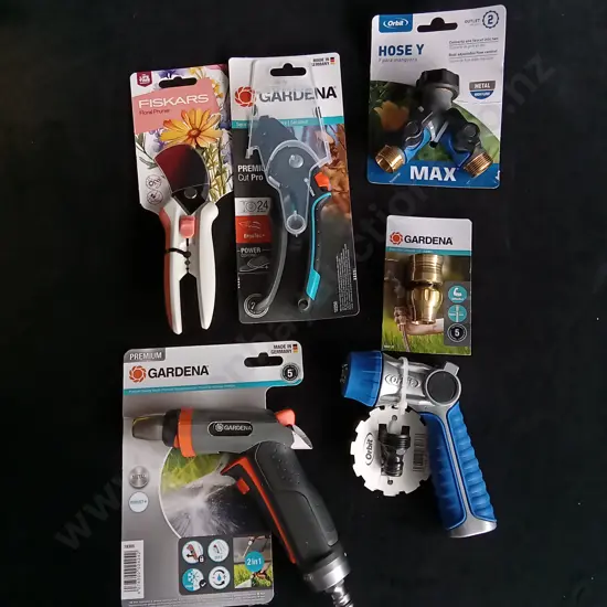 6 PIECES BRAND NEW GARDEN TOOLS