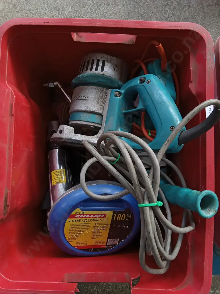 BOX OF TOOLS Image 1++