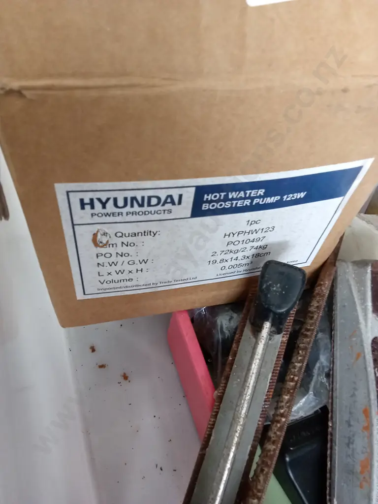 BOX OF ASSORTED TOOLS Image 1++