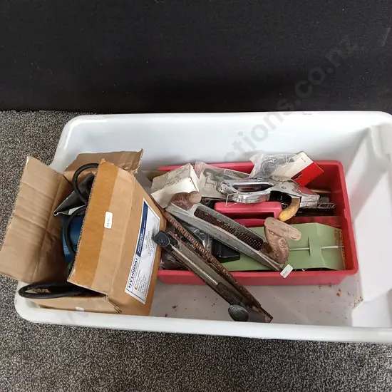 BOX OF ASSORTED TOOLS