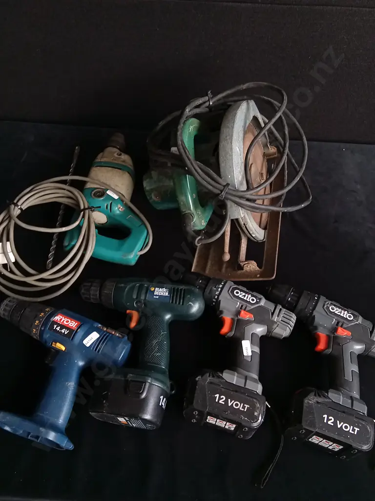 MIX OF TOOLS UNTESTED Image 1++