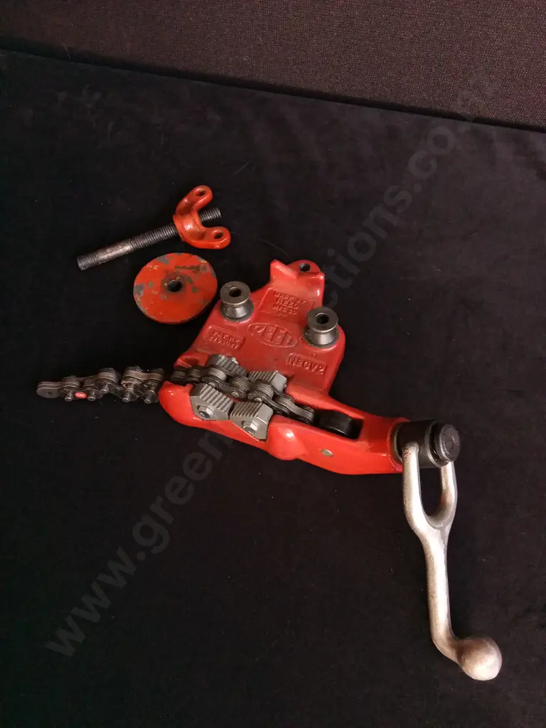 REED MANUFACTURING CHAIN VISE Image 1++