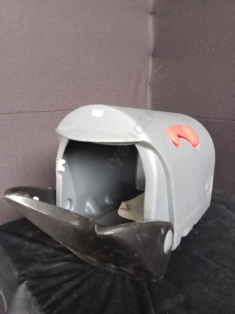 PLASTIC LETTERBOX Image 1++