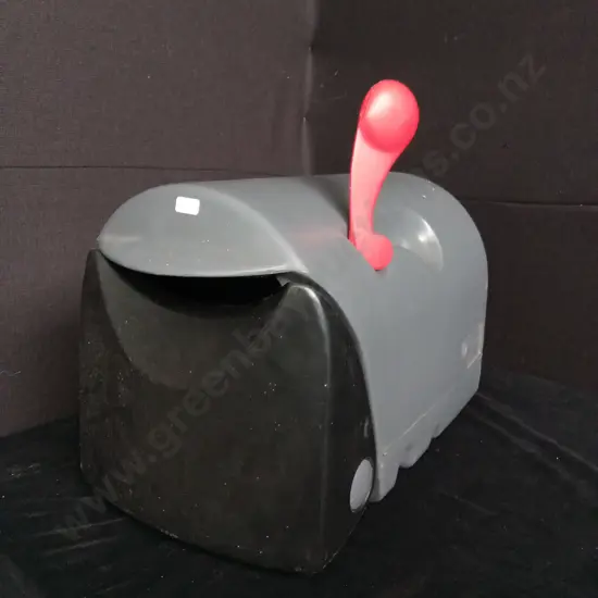 PLASTIC LETTERBOX