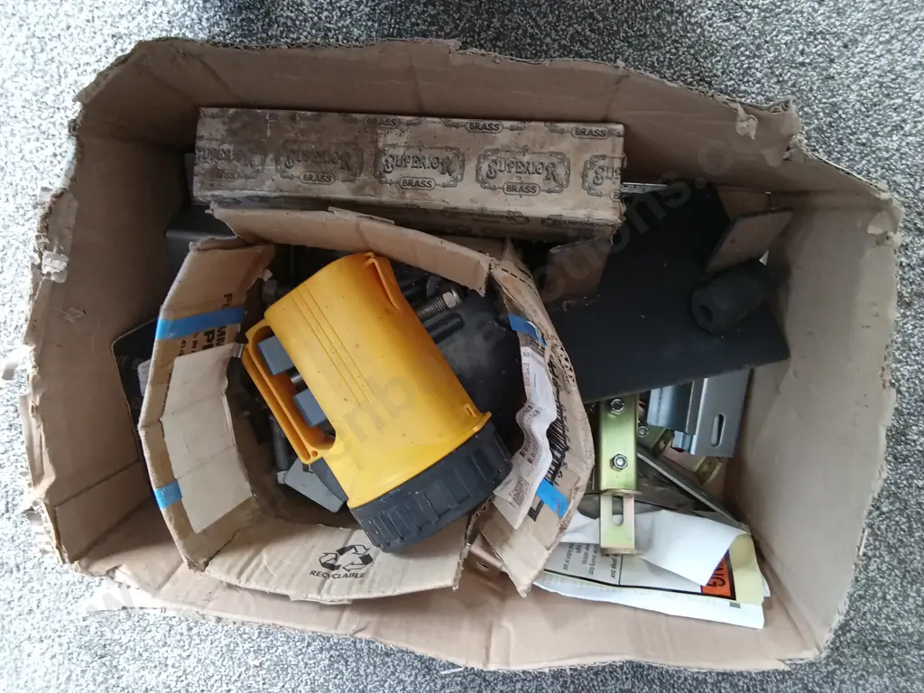 BOX OF ASSORTED ITEMS Image 1++