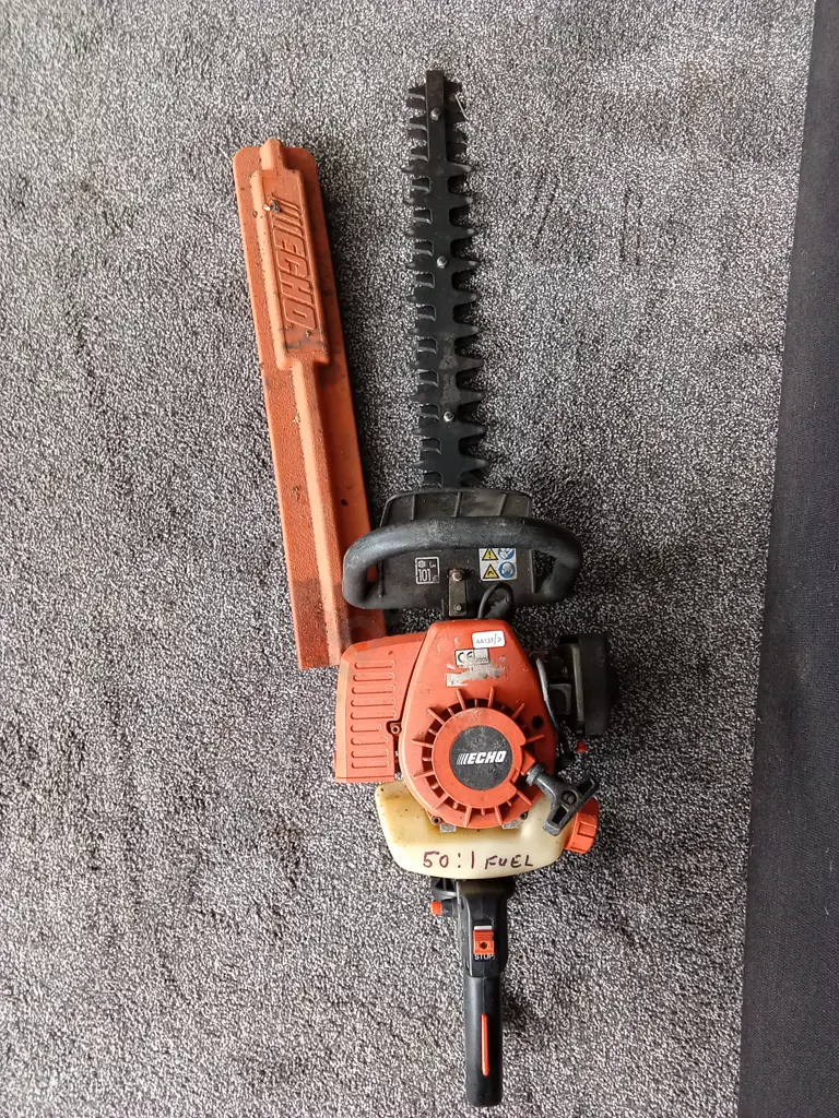 ECHO HEDGE TRIMMER Image 1++