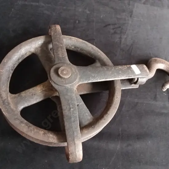 ANTIQUE CAST IRON PULLEY WHEEL