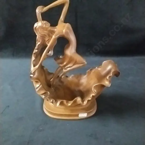 DANCING GIRL WINE HOLDER