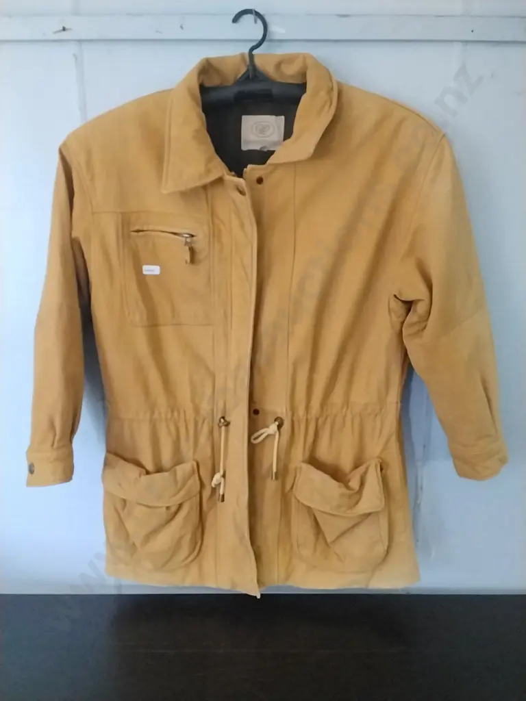 SIZE LARGE LEATHER JACKET Image 1++