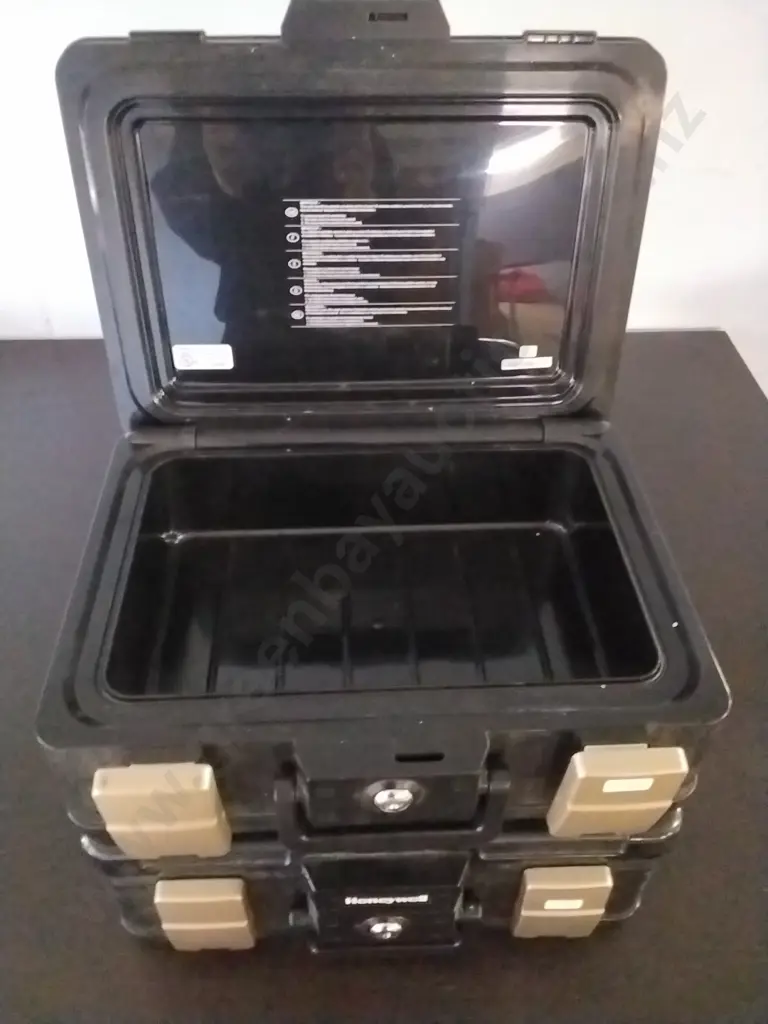 HONEYWELL SECURITY BOXES - X 2 OPEN BUT NO KEYS Image 1++