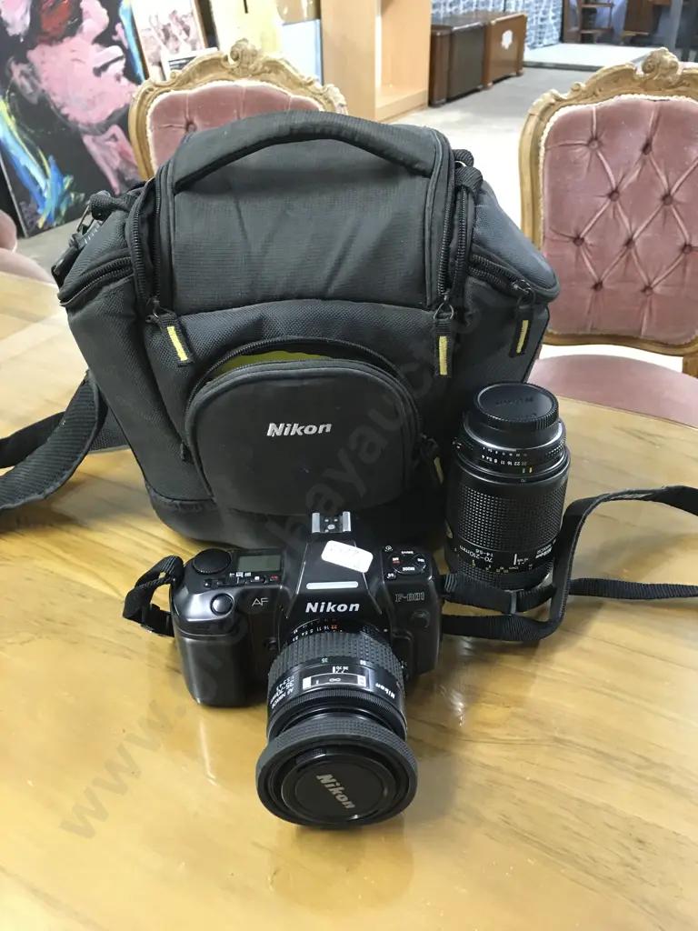 NIKON FILM CAMERA F-801 WITH EXTRA LENS AND CARRY CASE Image 1++