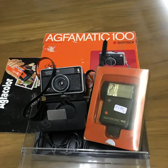 VINTAGE FILM CAMERA AGFAMATIC 100 SENSOR