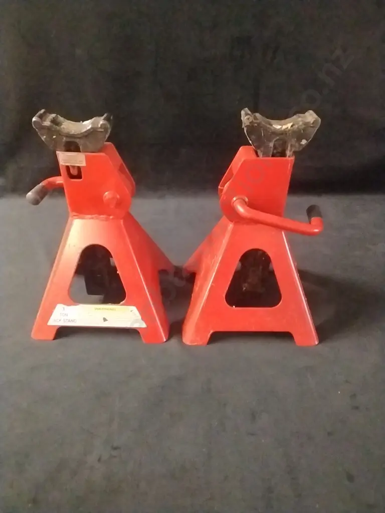 PAIR OF 3 TON JACK STANDS Image 1++
