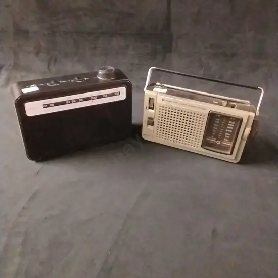 PHILIPS AND SANYO TRANSISTOR RADIOS - NOT TESTED