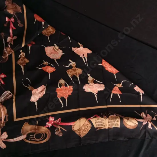 HERMÈS PARIS SILK SCARF