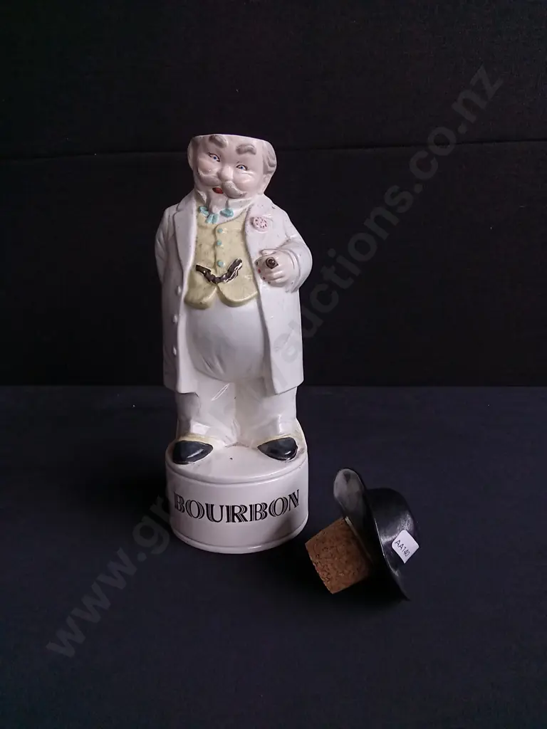 VINTAGE ALBERTA'S MOLDS CERAMIC BOURBON DECANTER Image 1++