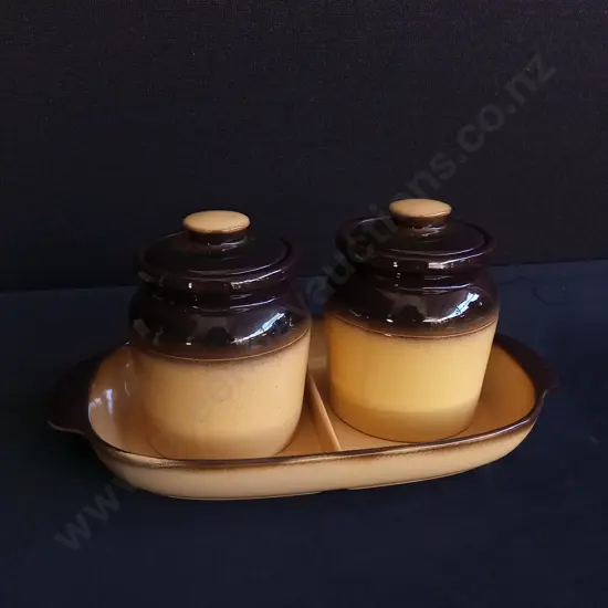 3 PIECES MADE IN NEW ZEALAND CERAMIC SET, SPLIT DISH AND LIDDED JARS