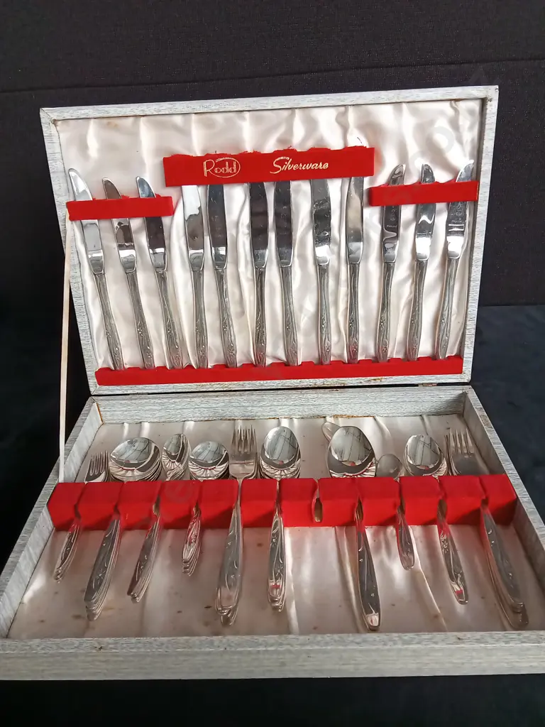 RODD SILVERWARE SET Image 1++