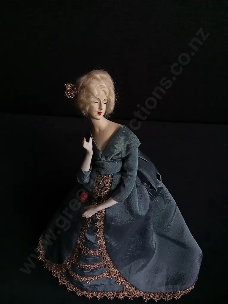 ANTIQUE DOLL Image 1++