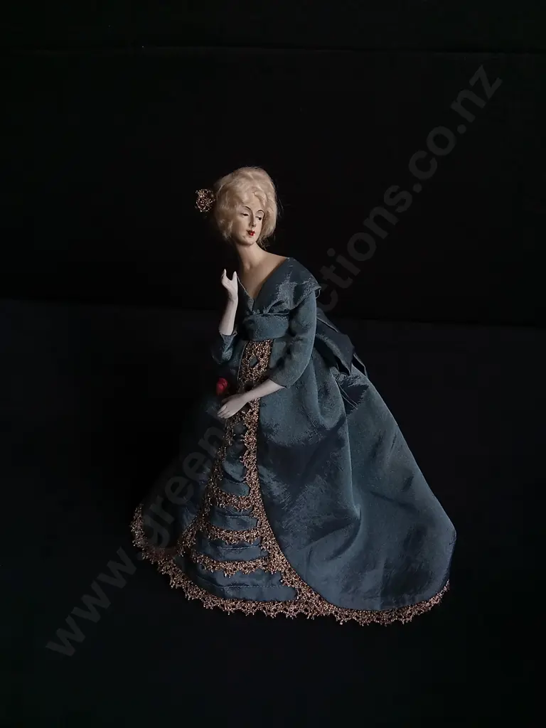 ANTIQUE DOLL Image 1++