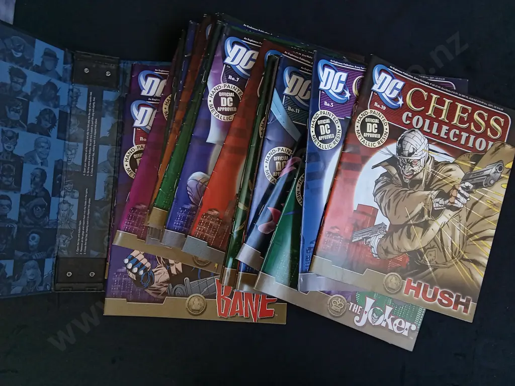 COMPLETE DC CHESS COLLECTION INCLUDING PIECES, BOARD, COMICS AND ORIGINAL PACKAGING Image 1++