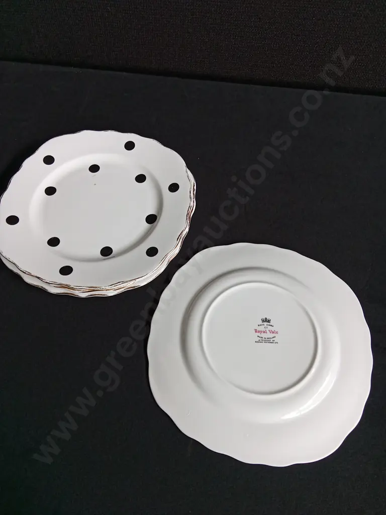 MIX OF VINTAGE CHINA PLATES, INCLUDING 6 PIECES ROYAL ALBERT "APRIL SHOWERS" SET, AND ROYAL VALE POLKA DOT TEA PLATE SET Image 1++