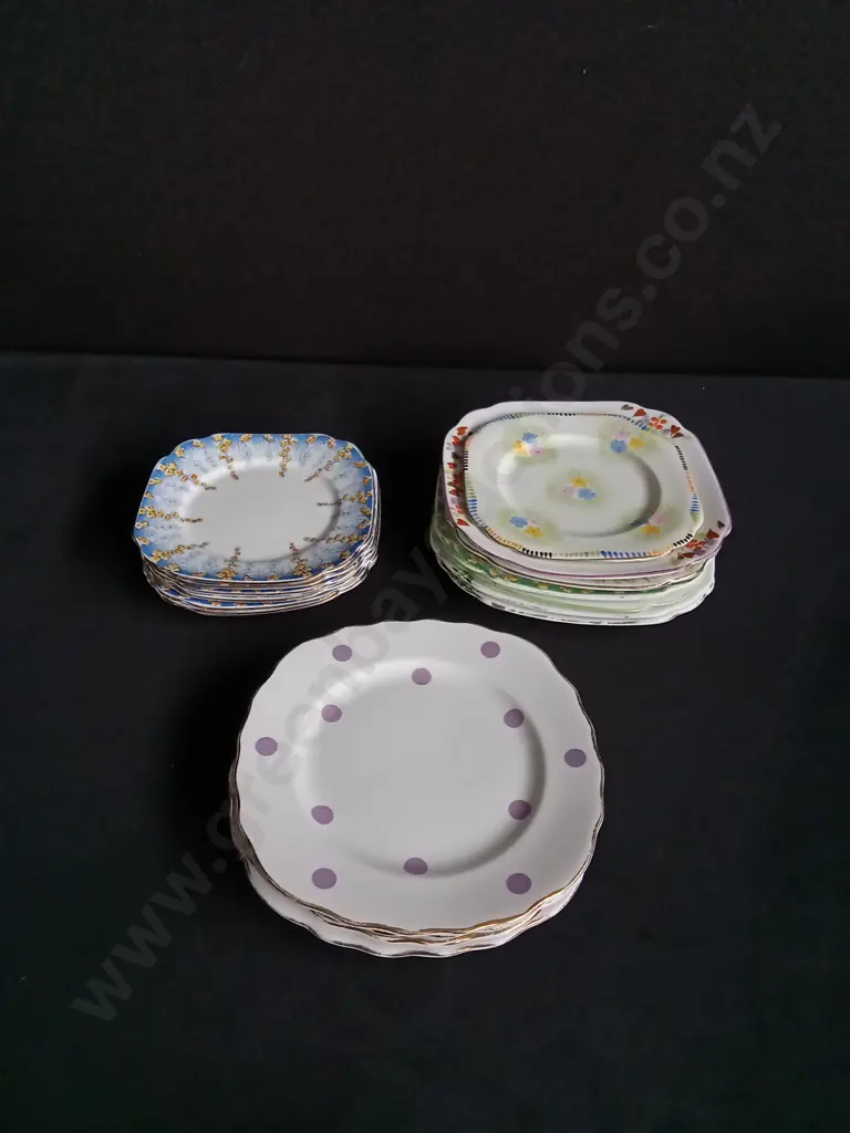 MIX OF VINTAGE CHINA PLATES, INCLUDING 6 PIECES ROYAL ALBERT "APRIL SHOWERS" SET, AND ROYAL VALE POLKA DOT TEA PLATE SET Image 1++