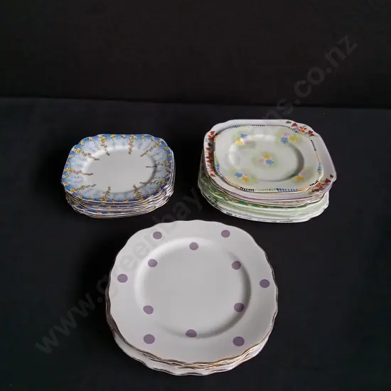 MIX OF VINTAGE CHINA PLATES, INCLUDING 6 PIECES ROYAL ALBERT "APRIL SHOWERS" SET, AND ROYAL VALE POLKA DOT TEA PLATE SET