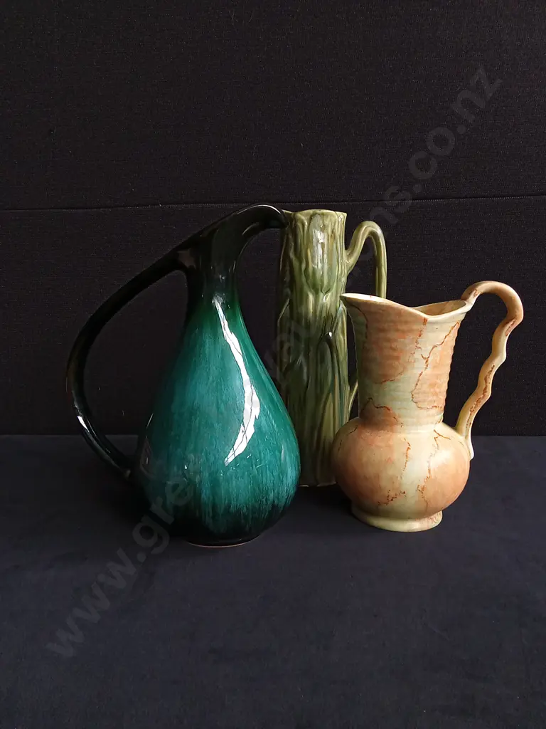 3 PIECES VINTAGE POTTERY JUGS Image 1++