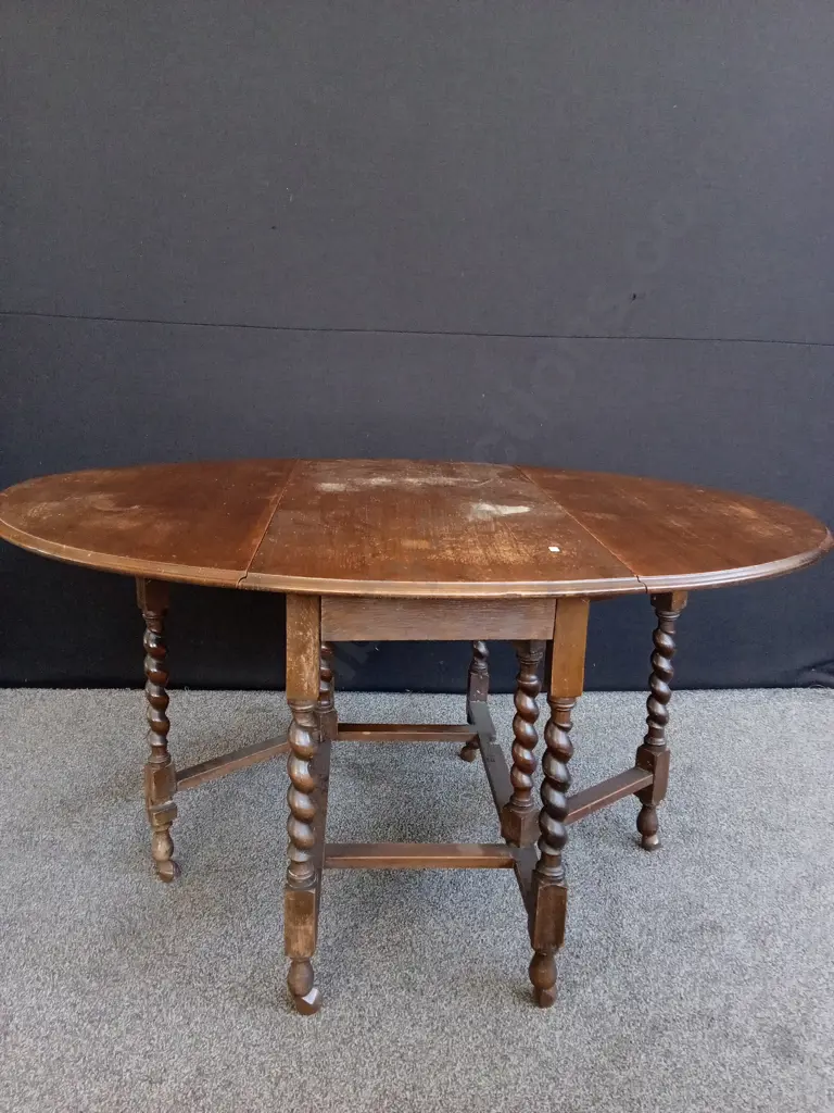 VINTAGE OAK GATELEG DROP LEAF DINING TABLE H 75CM X W 1.06 M Image 1++