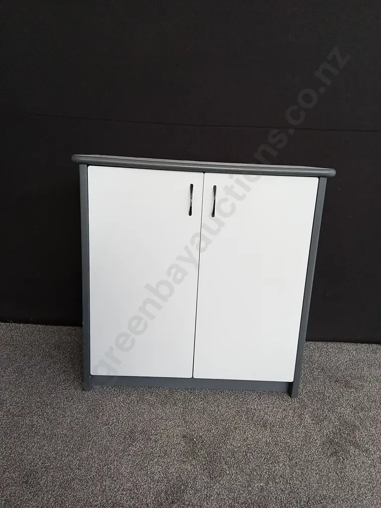 WHITE 2 DOOR CABINET L 92CM H 91CM D 41CM Image 1++
