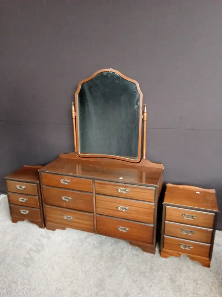 3 PIECES BEDROOM SUITE Image 1++
