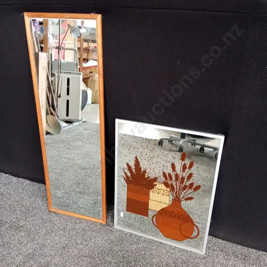 MIRROR AND MIRRORED ART