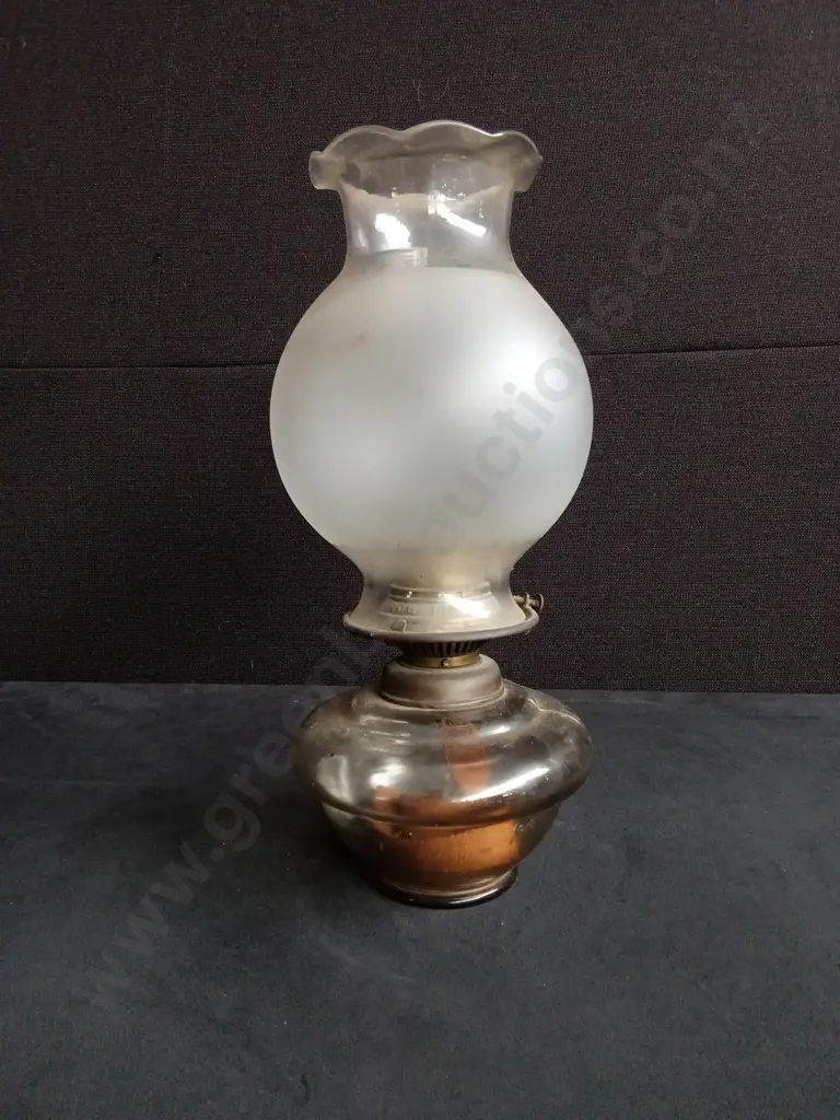 VINTAGE ROWATT'S NO 9 ANUCAPNIC FROSTED GLASS OIL LAMP Image 1++
